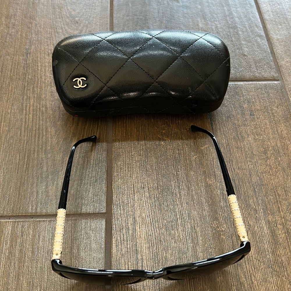 CHANEL sunglasses